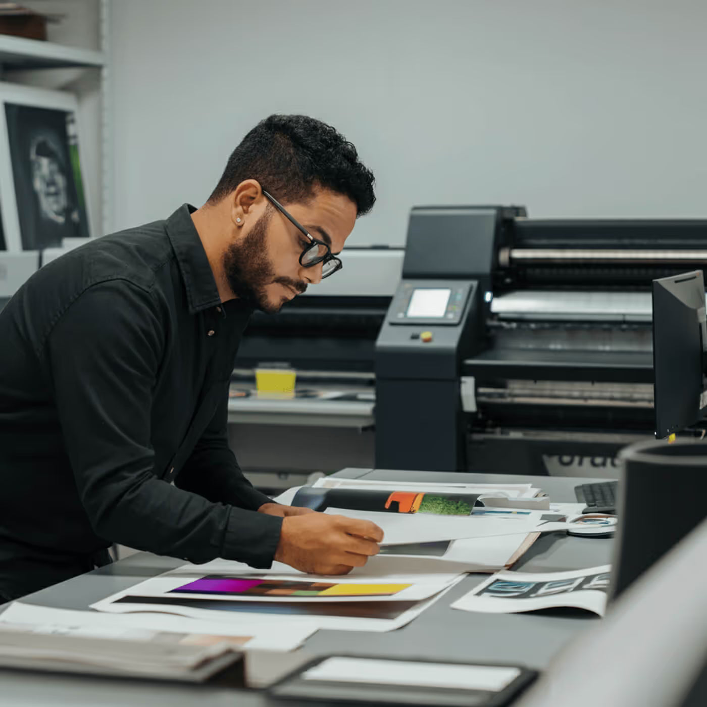 Banner ilustrando o início da criação gráfica, com design pensado para imprimir resultados